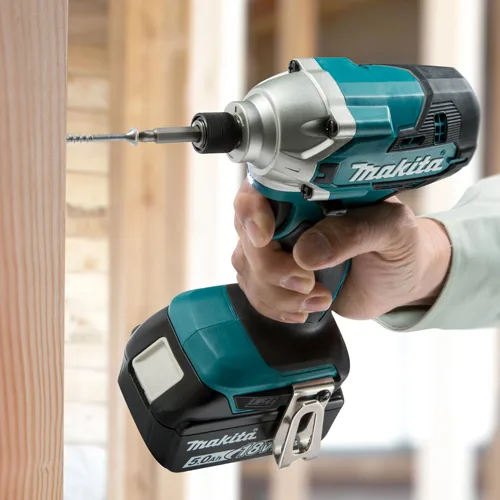Гвинтоверт ударний Makita 18В 155Нм акумуляторний гайковерт для ремонту та монтажу без АКБ