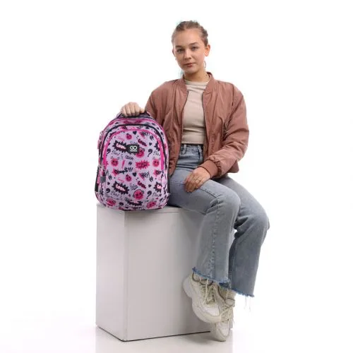 Рюкзак GoPack Teens для школярів з анатомічною спинкою та 3 відділеннями.