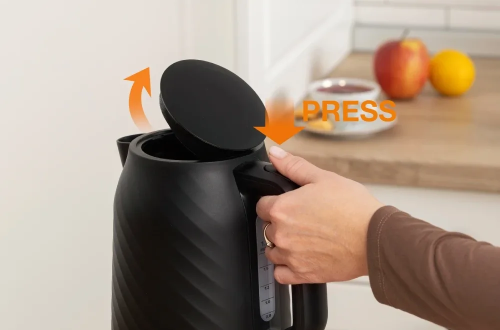 Електрочайник Gorenje 1.7л з контролем Strix, матовий чорний.