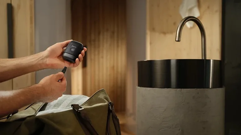 Електробритва Philips роторна для чоловіків чорна 2 головки вологе сухе гоління