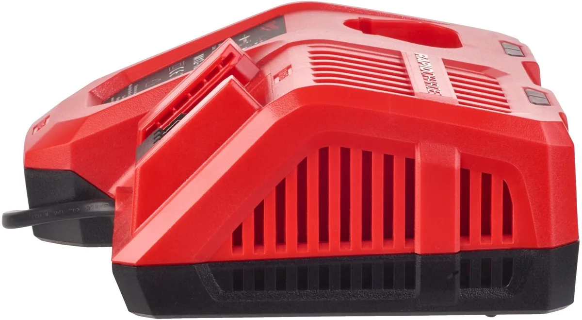 Зарядний блок Milwaukee M12-18FC TURBO для акумуляторів 12/18В, вага 1.01 кг.