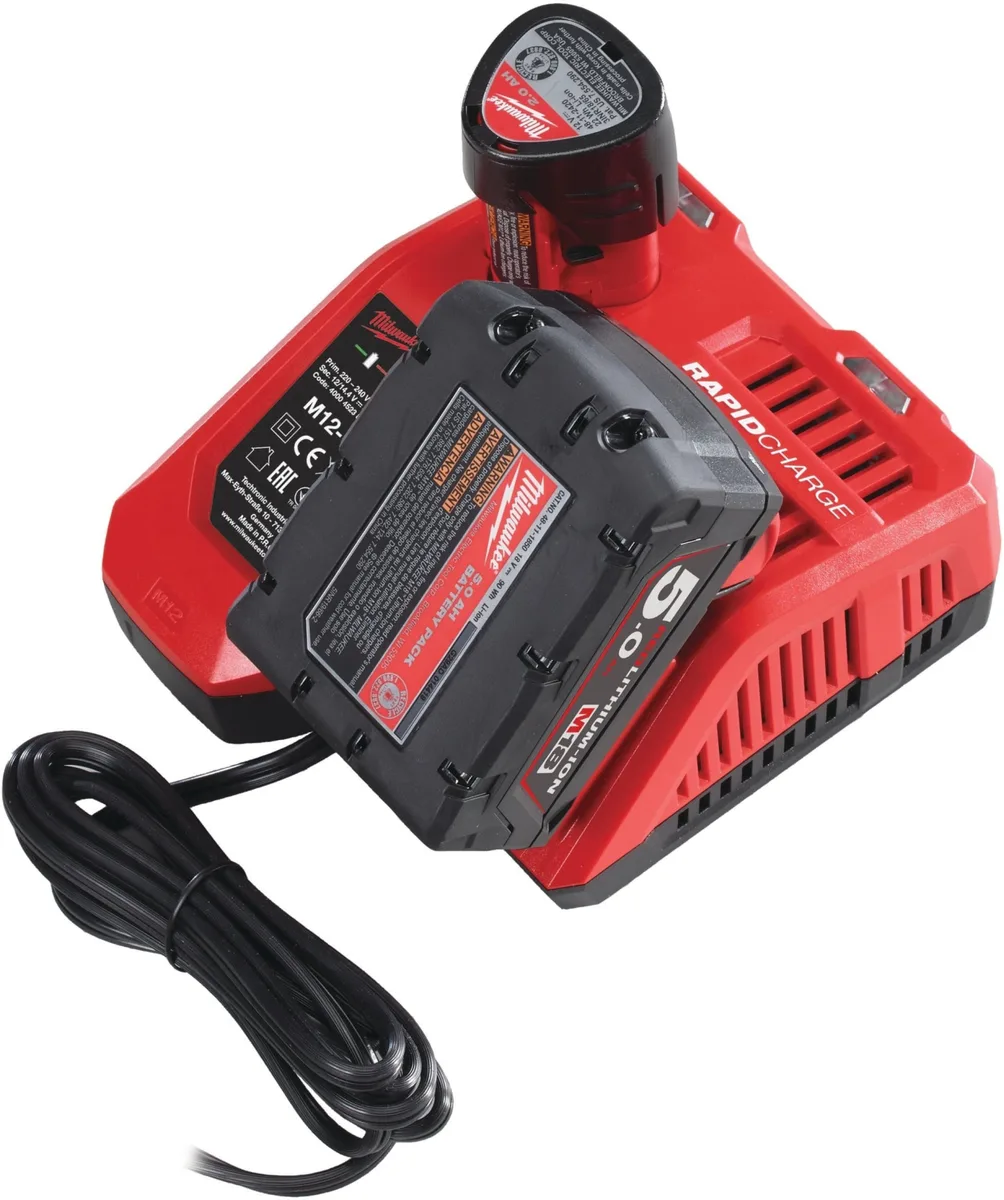 Зарядний блок Milwaukee M12-18FC TURBO для акумуляторів 12/18В, вага 1.01 кг.