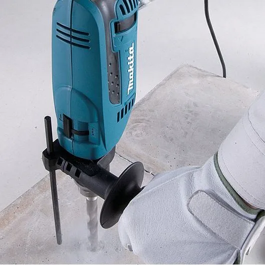 Ударна дрель Makita HP1640, 680 Вт, зубчастий патрон 13 мм, 0-2800 об/хв, вага 2 кг.