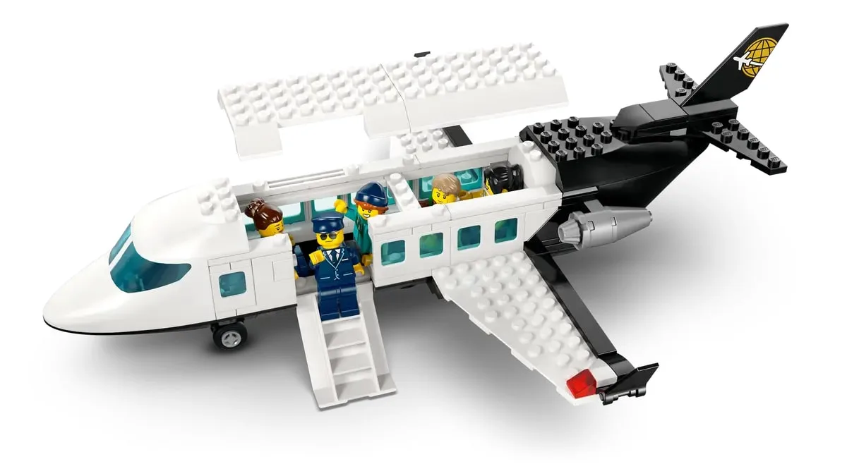 Конструктор LEGO City Аеропорт із літаком