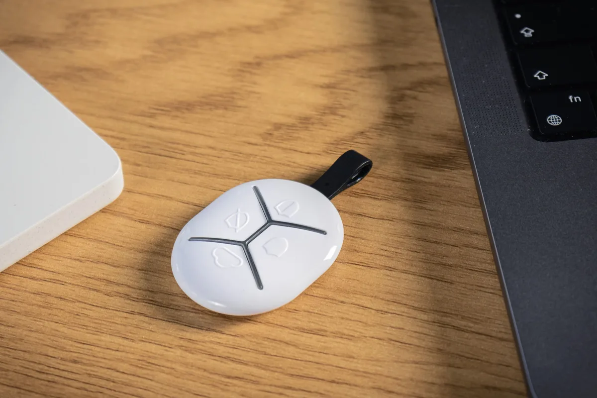 Брелок U-Prox Keyfob B4 White, 4 кнопки, бездротовий, білий