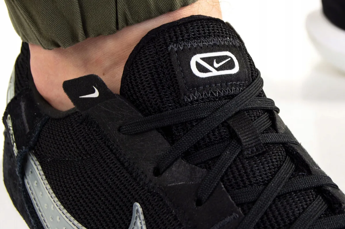 Футзалки Nike кожа 40 5 черные