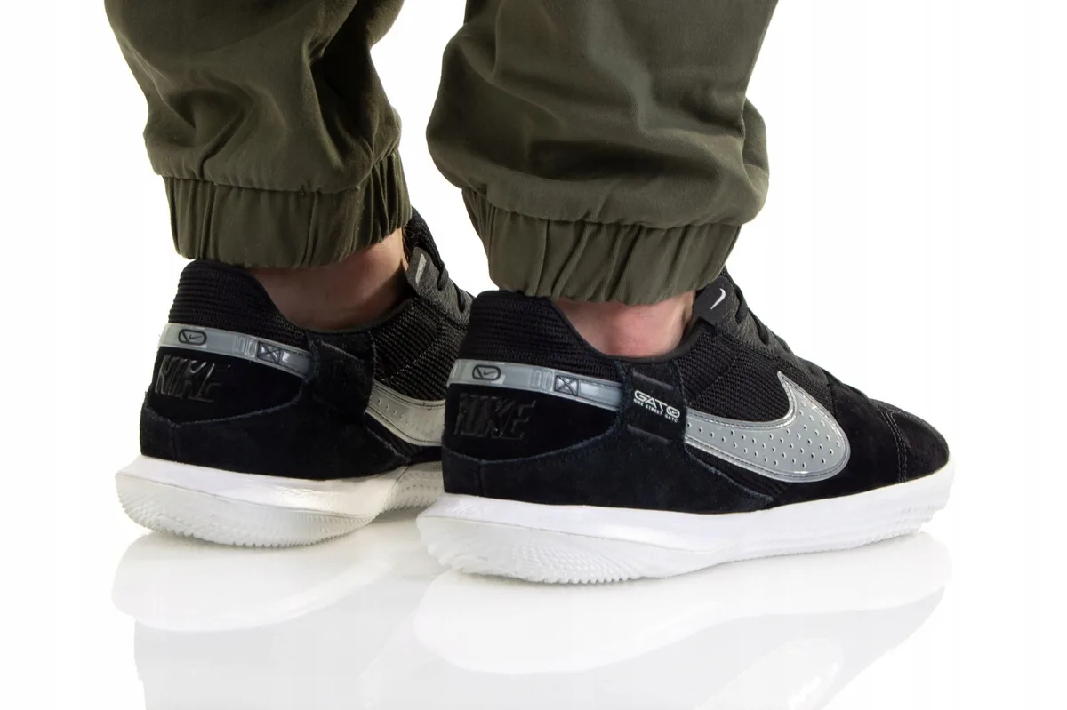 Футзалки Nike кожа 40 5 черные
