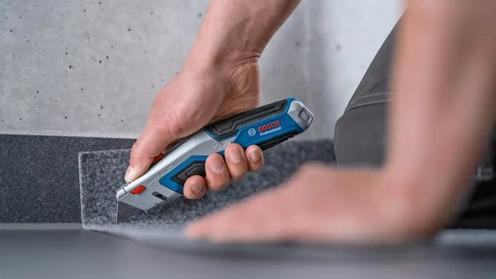 Складной трапециевидный нож для строительства Bosch Professional, пластиковый корпус, 253 мм.