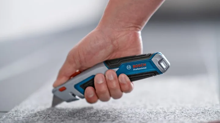 Складной трапециевидный нож для строительства Bosch Professional, пластиковый корпус, 253 мм.