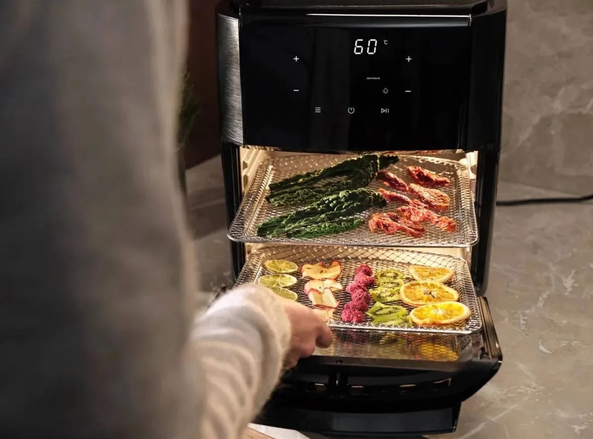 Мультифункційна піч Electrolux 1800Вт, ємність 12л, сенсорне управління, 12 автоматичних програм, віконце, пластиковий корпус, чор