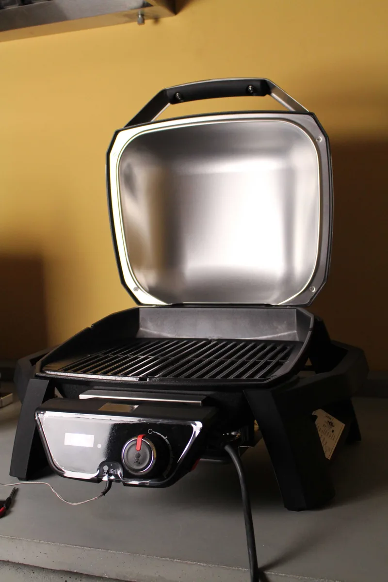 Електричний гриль Weber чавун 41х31 см чорний