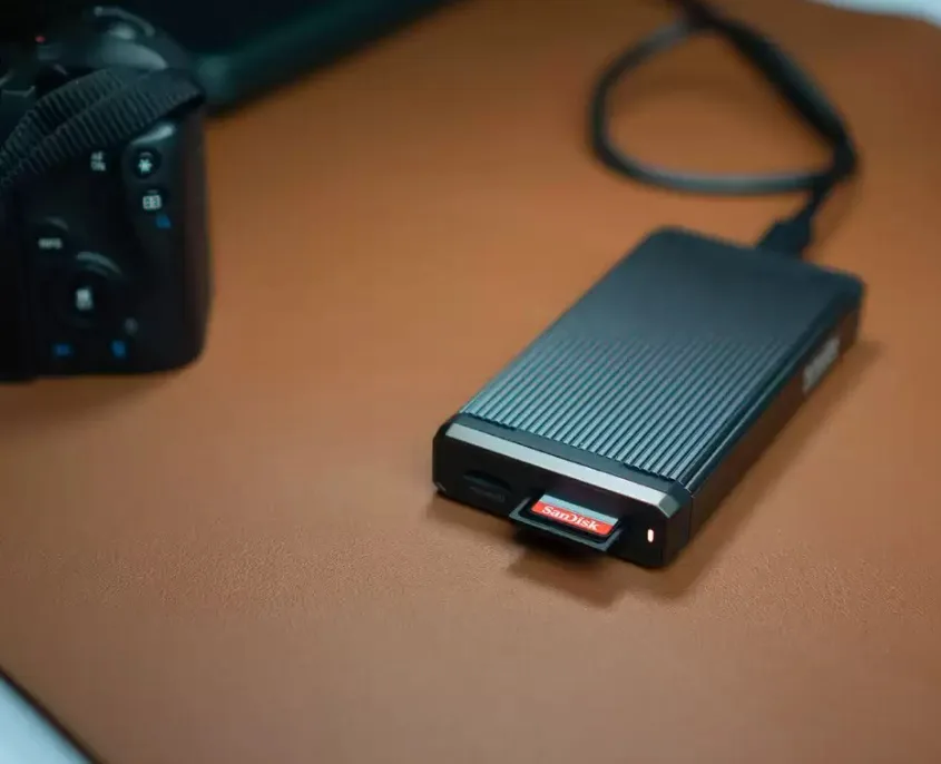 Карта пам'яті SanDisk SD 32GB V30 UHS-I U3 100MB/s Чорна
