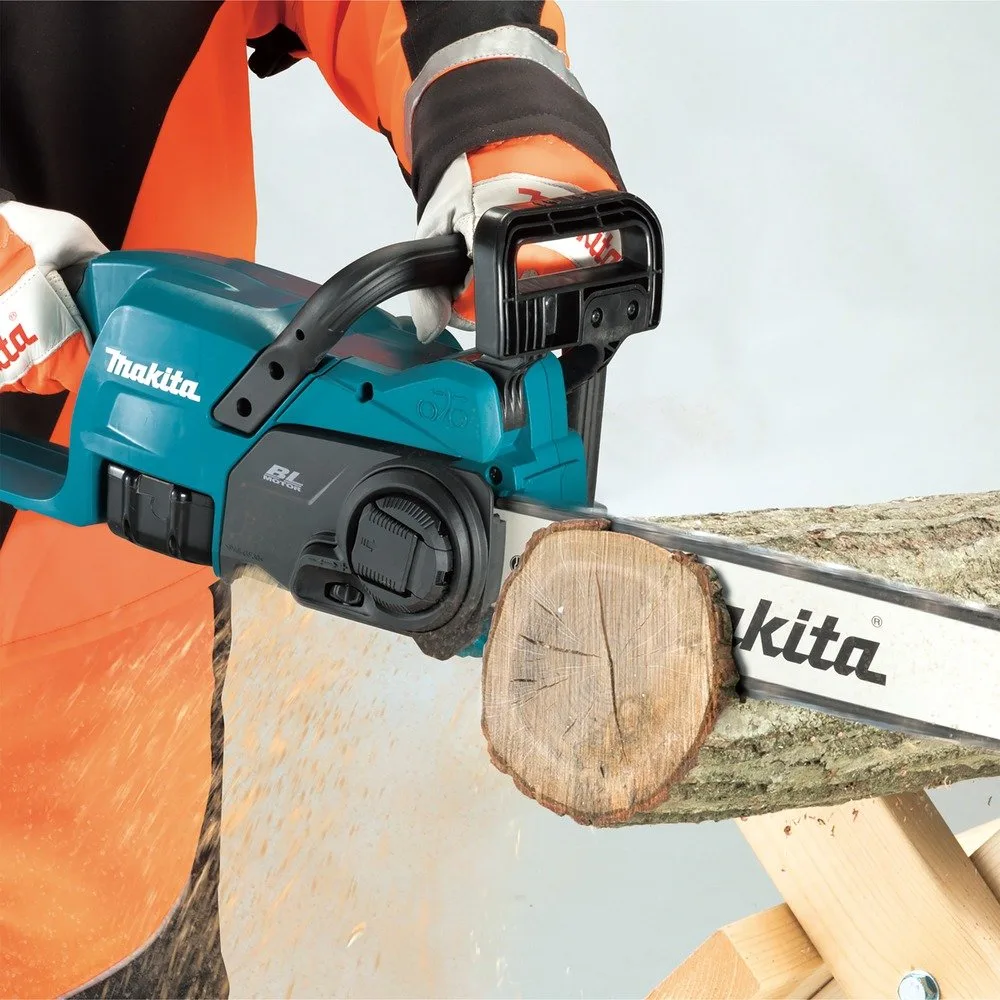 Акумуляторна ланцюгова пила Makita LXT DUC357RT 18В з акумулятором 1х1.5А·год, довжина шини 35 см, вага 4.2 кг.