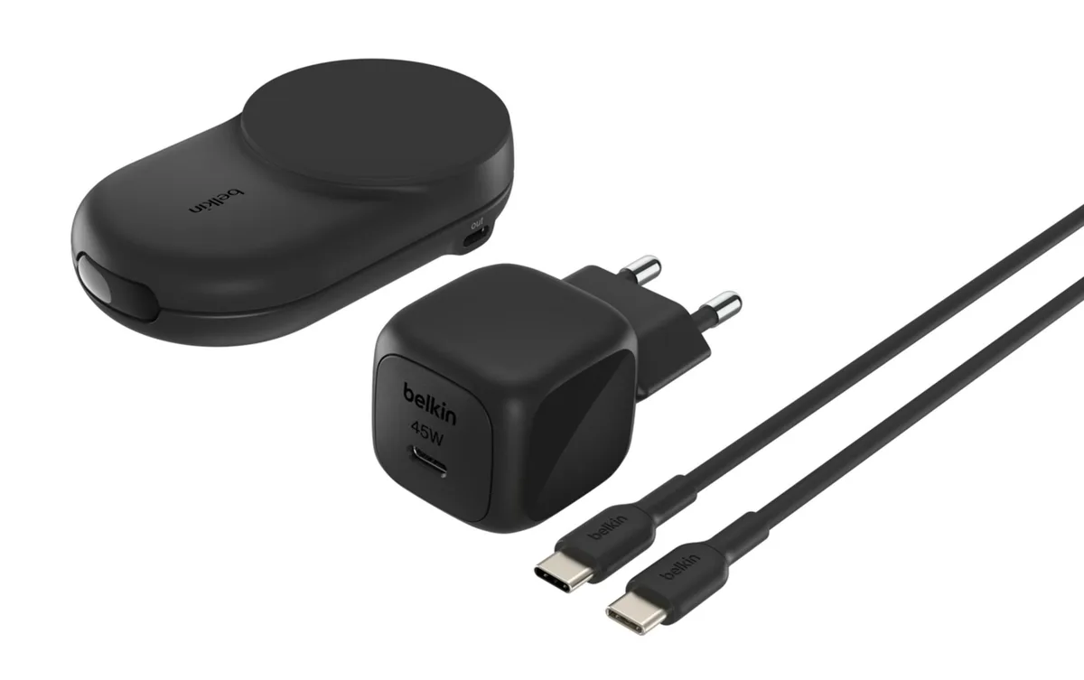 Зарядное устройство беспроводное Belkin UltraCharge 2в1 складное магнитное зарядное 25Вт, черное.