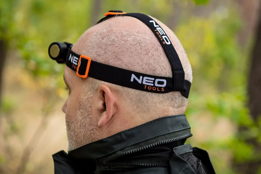 Налобный фонарь аккумуляторный/батарейки Neo Tools, 4000мА·ч или ААх3, 2000лм, 20Вт, 5 функций освещения, IPX4.