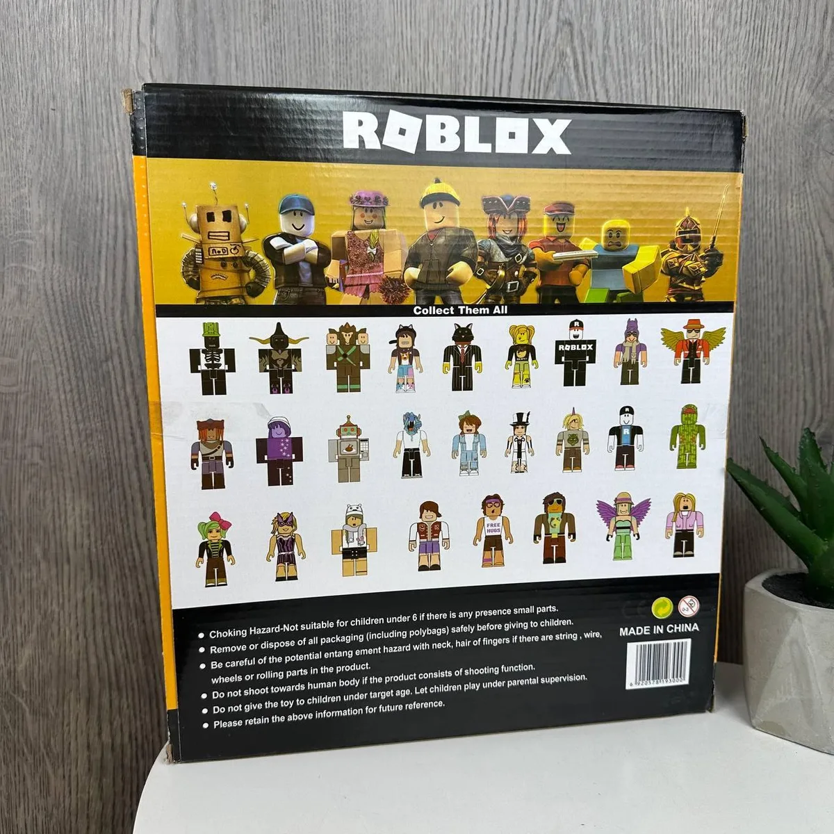 Набір фігурок Roblox 12 шт пластикові 31х28х6 см різні кольори