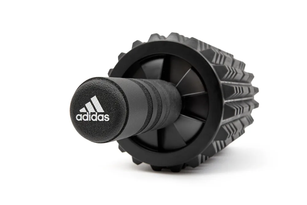 Ролик Adidas пластик 44x12,8 см чорний