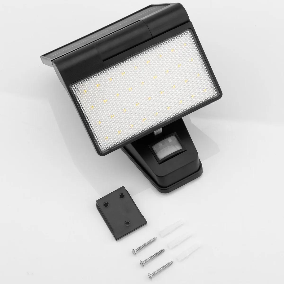 Сонячний LED-прожектор LumiLED пластик 15,2х12,6х22,9 см чорний
