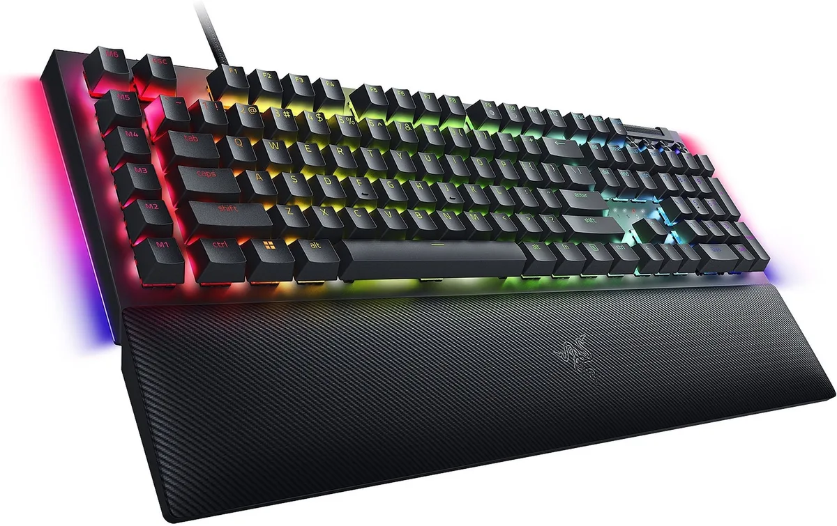 Клавіатура механічна Razer 114key USB-A чорна RGB