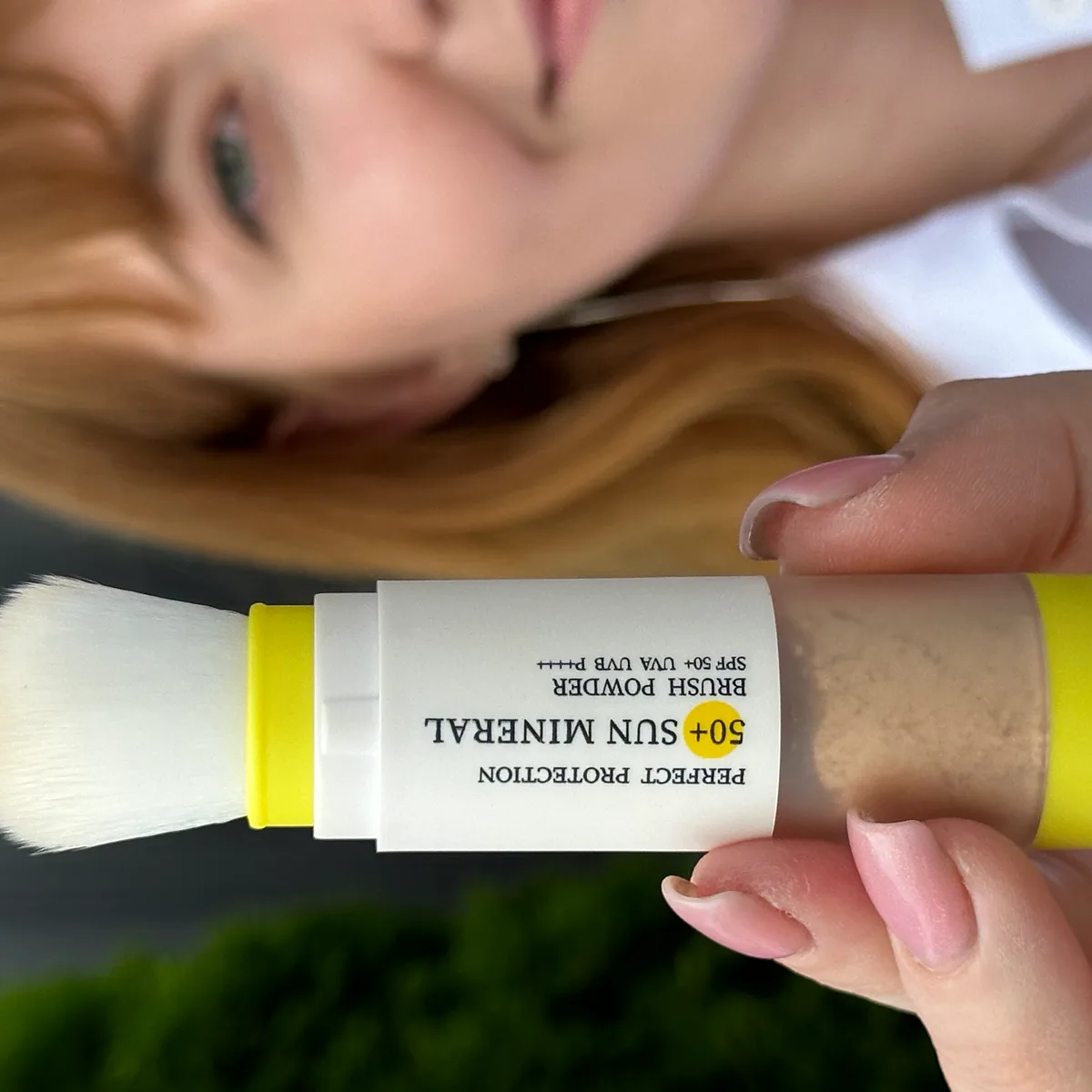 Сонцезахисна мінеральна пудра натуральна бежева з SPF 50+ Hillary Perfect Protection Sun Mineral Brush Powder