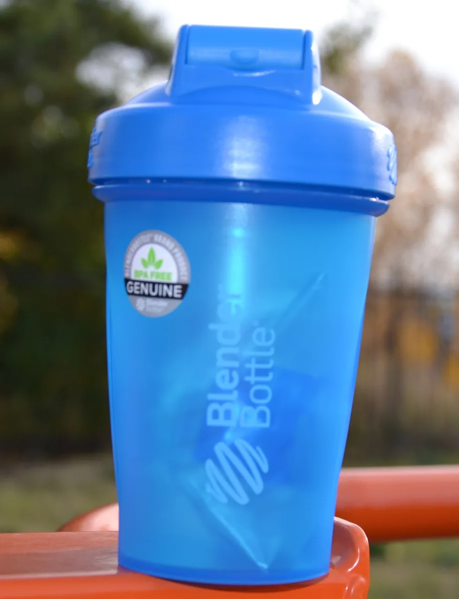 Шейкер спортивний BlenderBottle Tritan 590 мл Блакитний