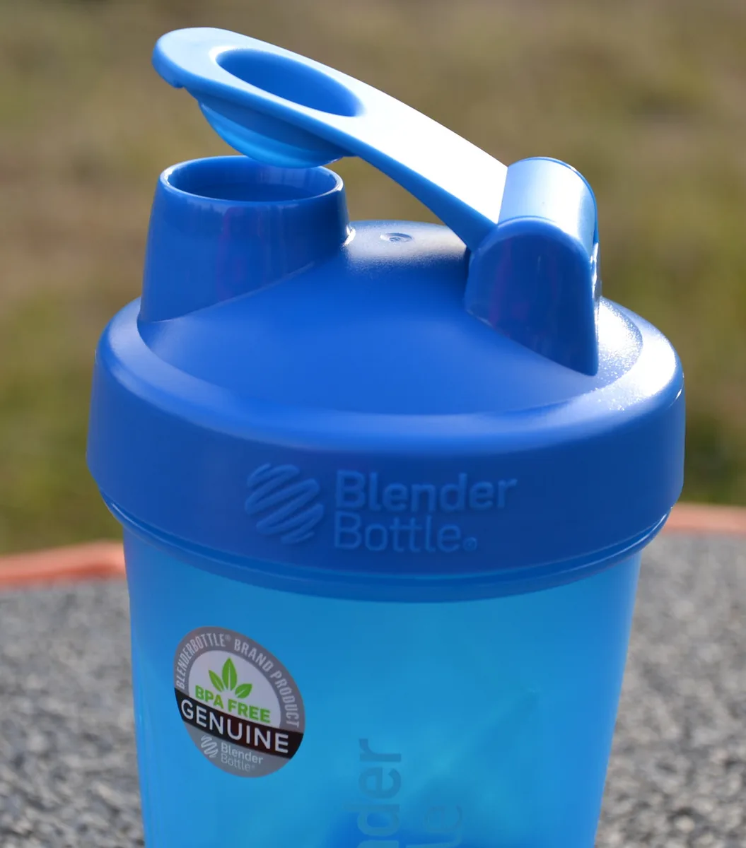 Шейкер спортивний BlenderBottle Tritan 590 мл Блакитний