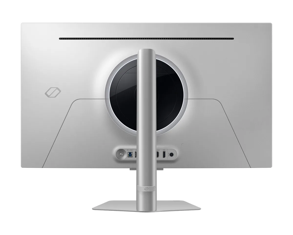 Монитор Samsung 32" Odyssey G80SD HDMI, DP, USB, Bluetooth, OLED, 3840x2160, 240Гц, 0.3мс, совместимый с G-Sync.