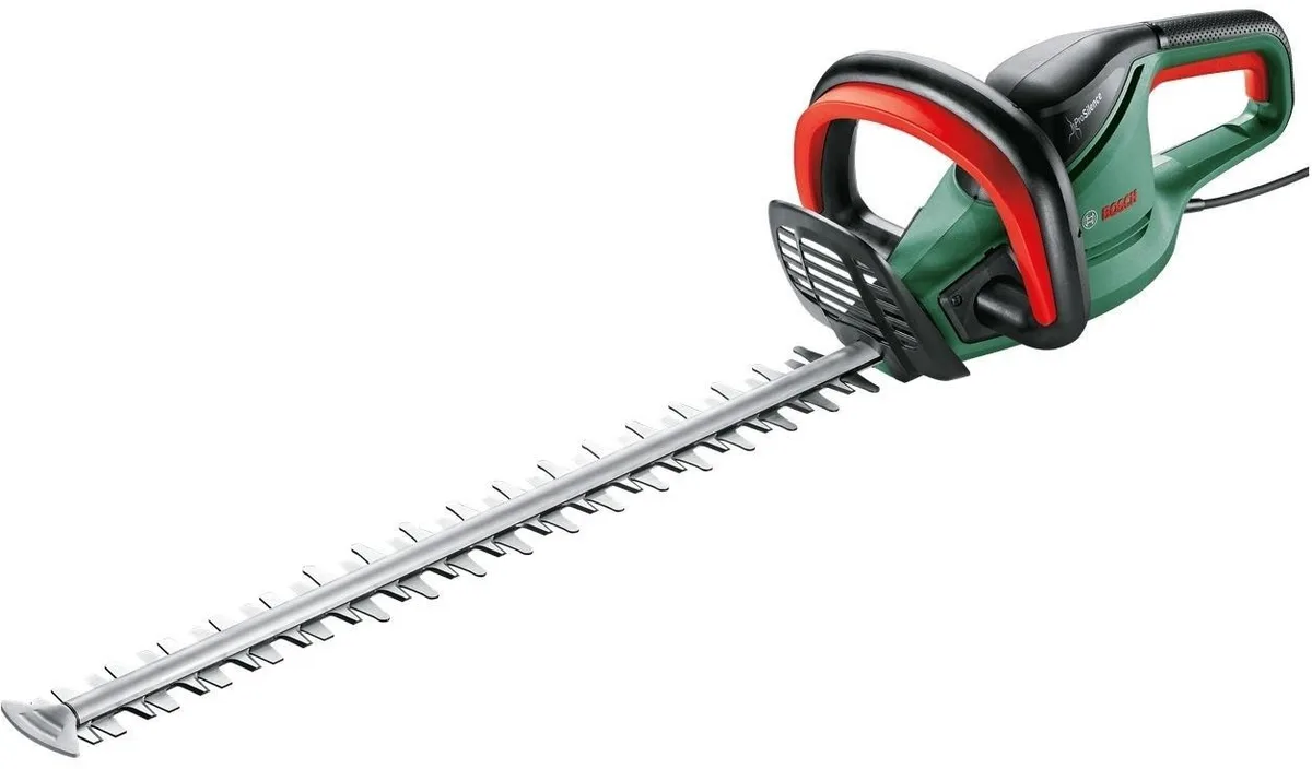 Кущоріз Bosch UniversalHedgeCut 60, потужність 480 Вт, довжина леза 60 см, крок різу 30 мм, вага 3.7 кг.