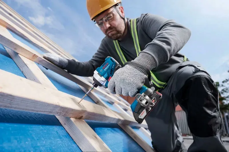 Вертолет ударный аккумуляторный Bosch 18В 215Нм 3800об/мин для монтажа дерева и металла без АКБ