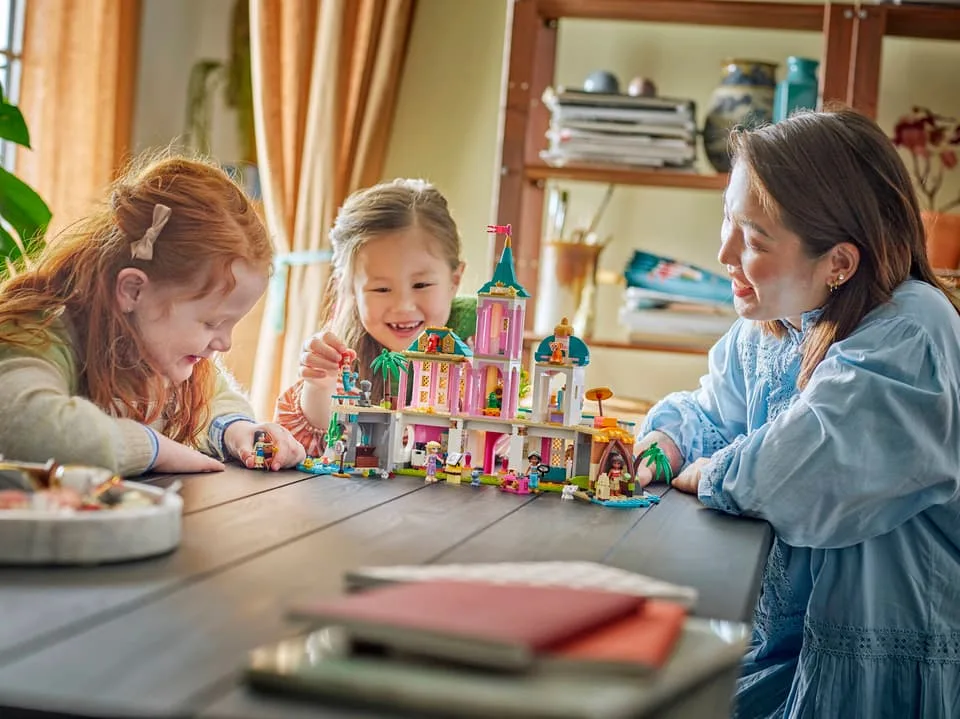 Конструктор LEGO Disney 5 мініфігур 6 років різнокольоровий
