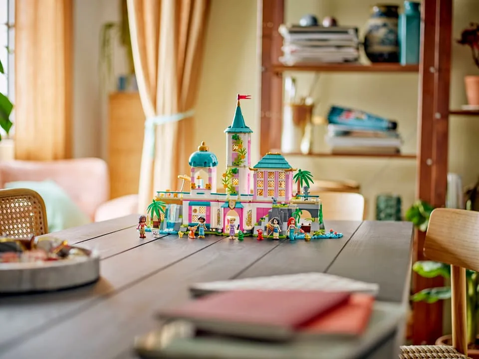 Конструктор LEGO Disney 5 мініфігур 6 років різнокольоровий