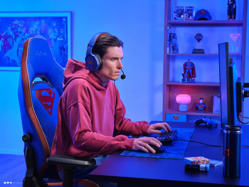 Крісло Trust GXT721SM Ruya Pro Superman edition, ПУ шкіра, Foldable Armrests, синій
