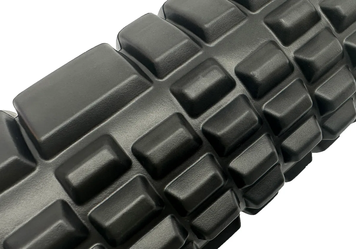 Масажний ролик EasyFit EVA 33 см Чорний 3D поверхня