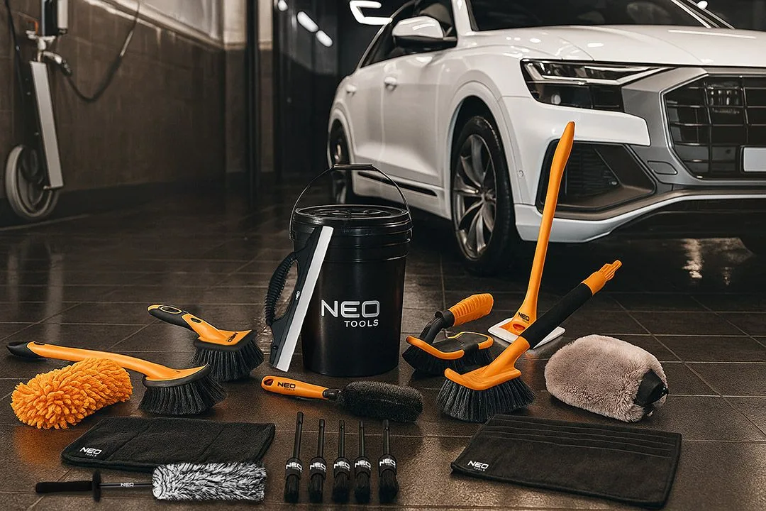 Скребок Neo Tools для видалення води 9,5х30 см гумовий зелений
