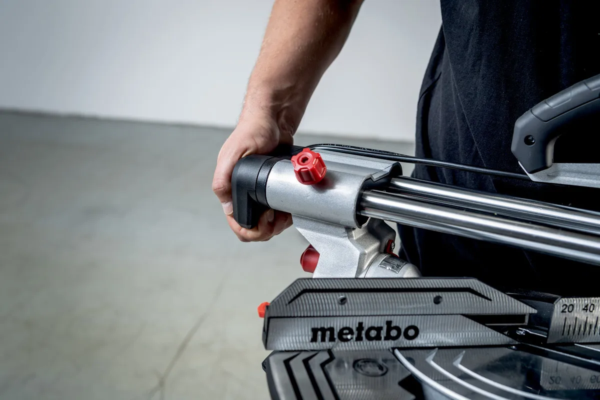 Пила торцювальна Metabo 1200 Вт диск 215 мм електрична з протяжкою