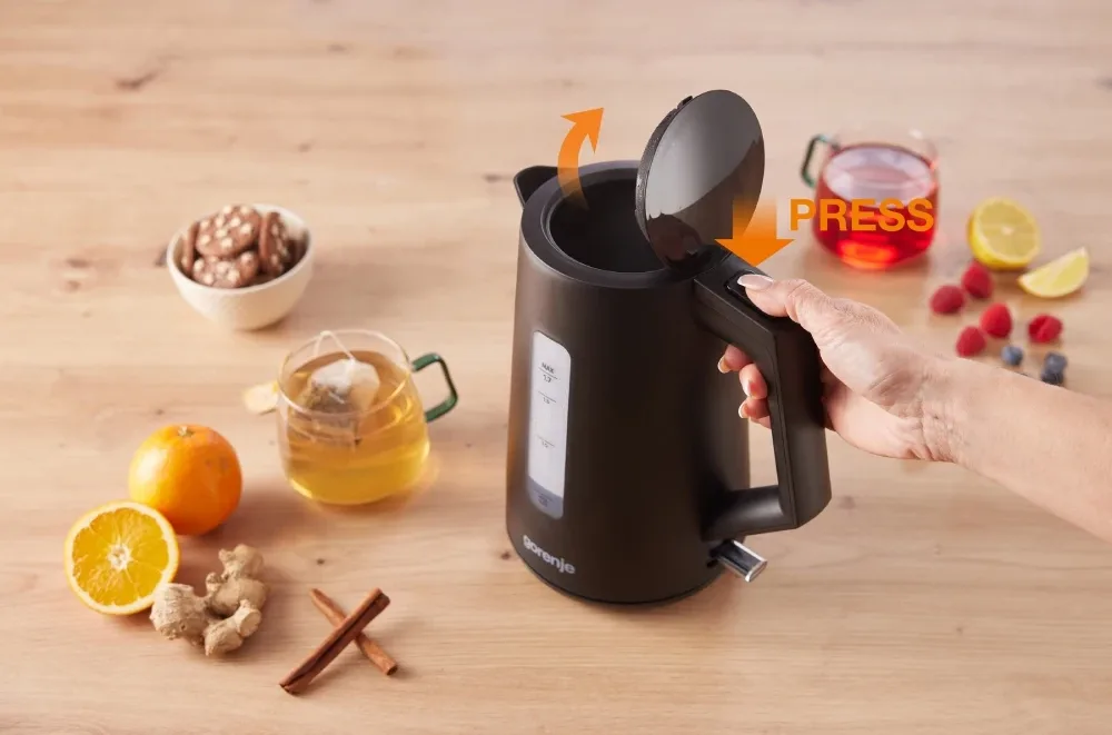 Електричний чайник Gorenje 1.7л з контролем Strix, чорний матовий.