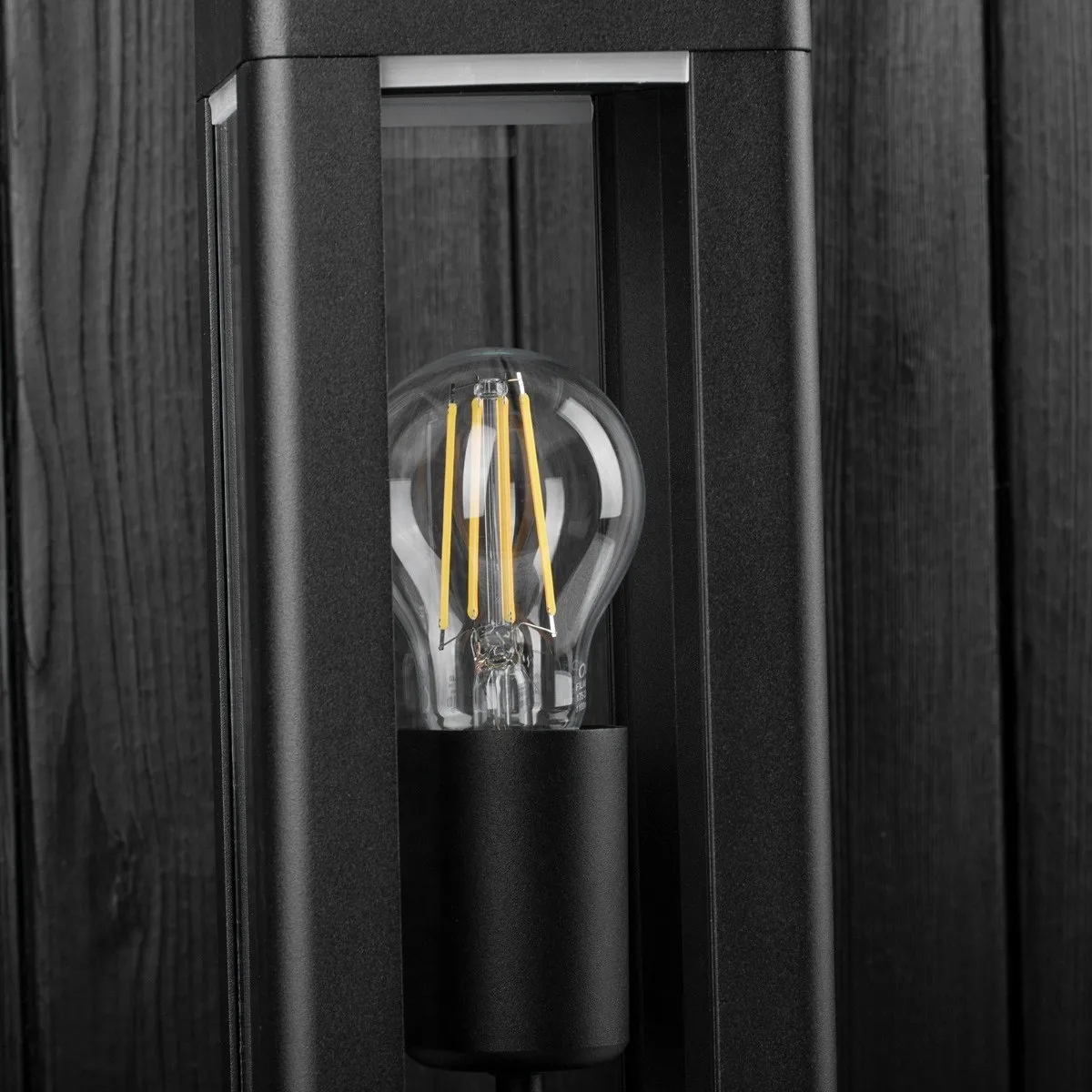 Садовий світильник LumiLED металевий 50 см чорний