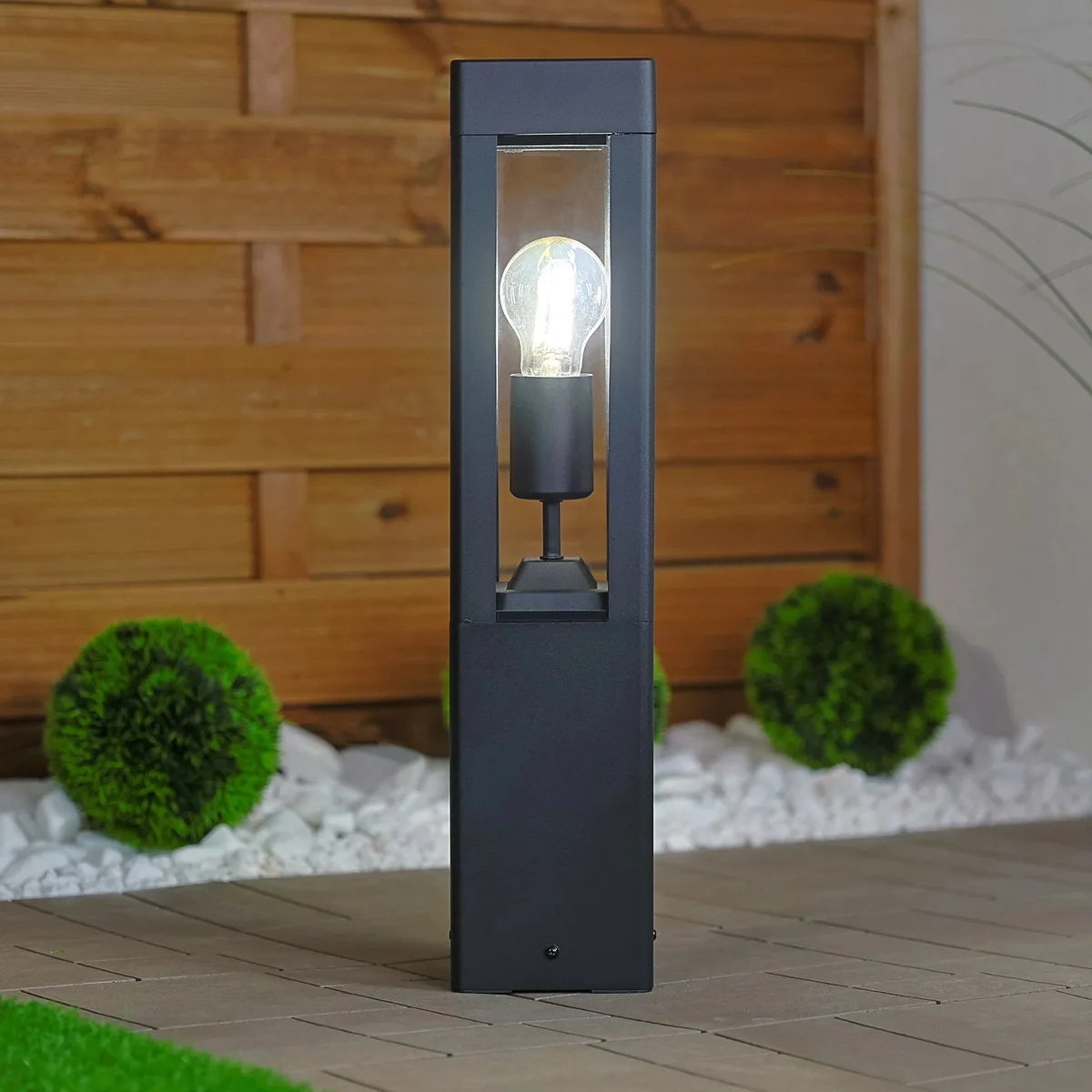 Садовий світильник LumiLED металевий 50 см чорний
