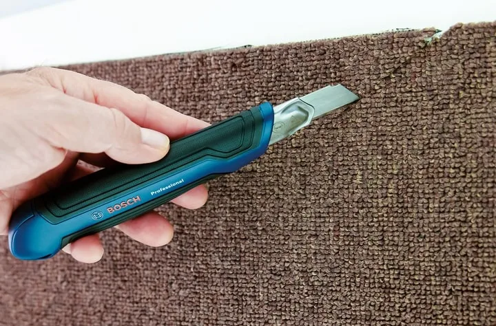 Сегментований будівельний ніж Bosch Professional 18 мм з двокомпонентним корпусом.