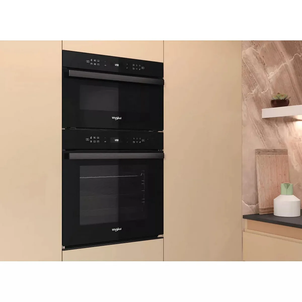 Вбудована мікрохвильова піч Whirlpool, 31 л, електронне управління, 1000 Вт, гриль, дисплей, чорного кольору.