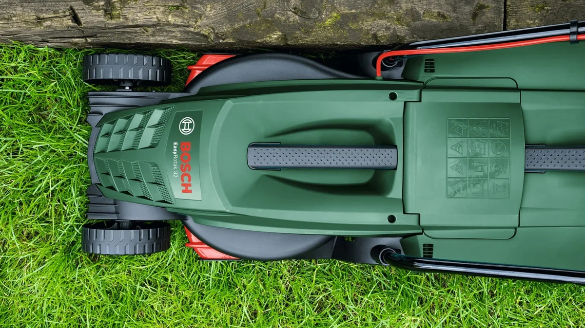 Газонокосарка електрична Bosch EasyRotak 32-205, потужність 1200 Вт, ширина скошування 32 см, об'єм травозбірника 31 л, висота ско