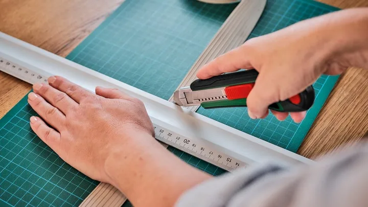 Ніж Bosch 18 мм сегментоване лезо для точного різання з пластиковим корпусом ергономічний ніж для будівництва