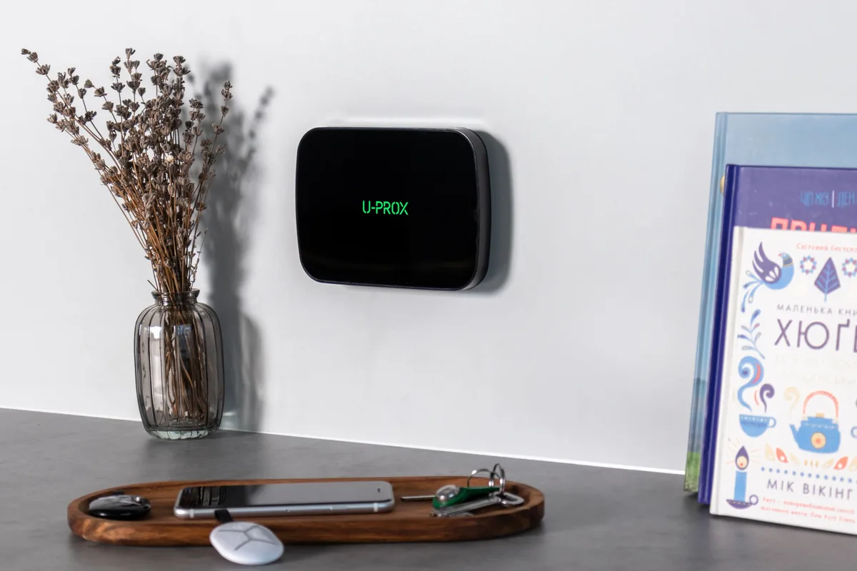Інтелектуальна централь U-Prox MPX LE Black, ethernet, wi-fi, 2 LTE, фотоверифікація, бездротова, чорний