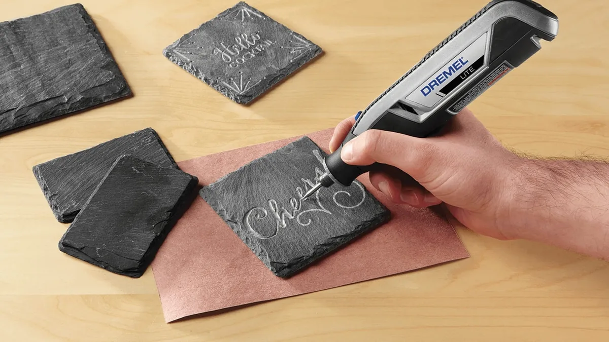 Акумуляторна шліфувально-гравірувальна машина Dremel Lite 7760-15 3.6В з 15 насадками, 8000-25000 об/хв, 1х2А·год.