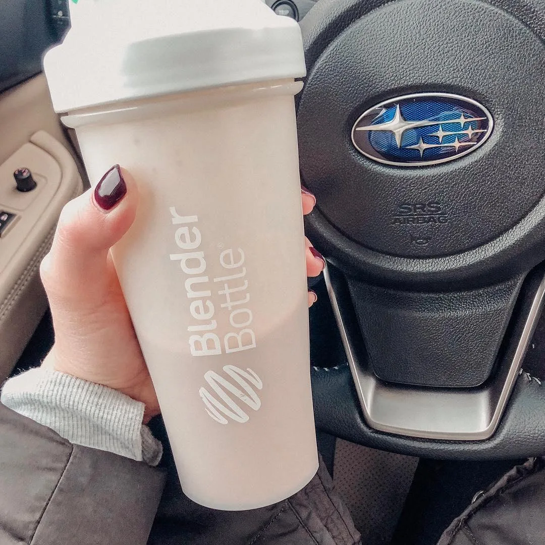 Шейкер спортивний BlenderBottle Tritan 820 мл Білий