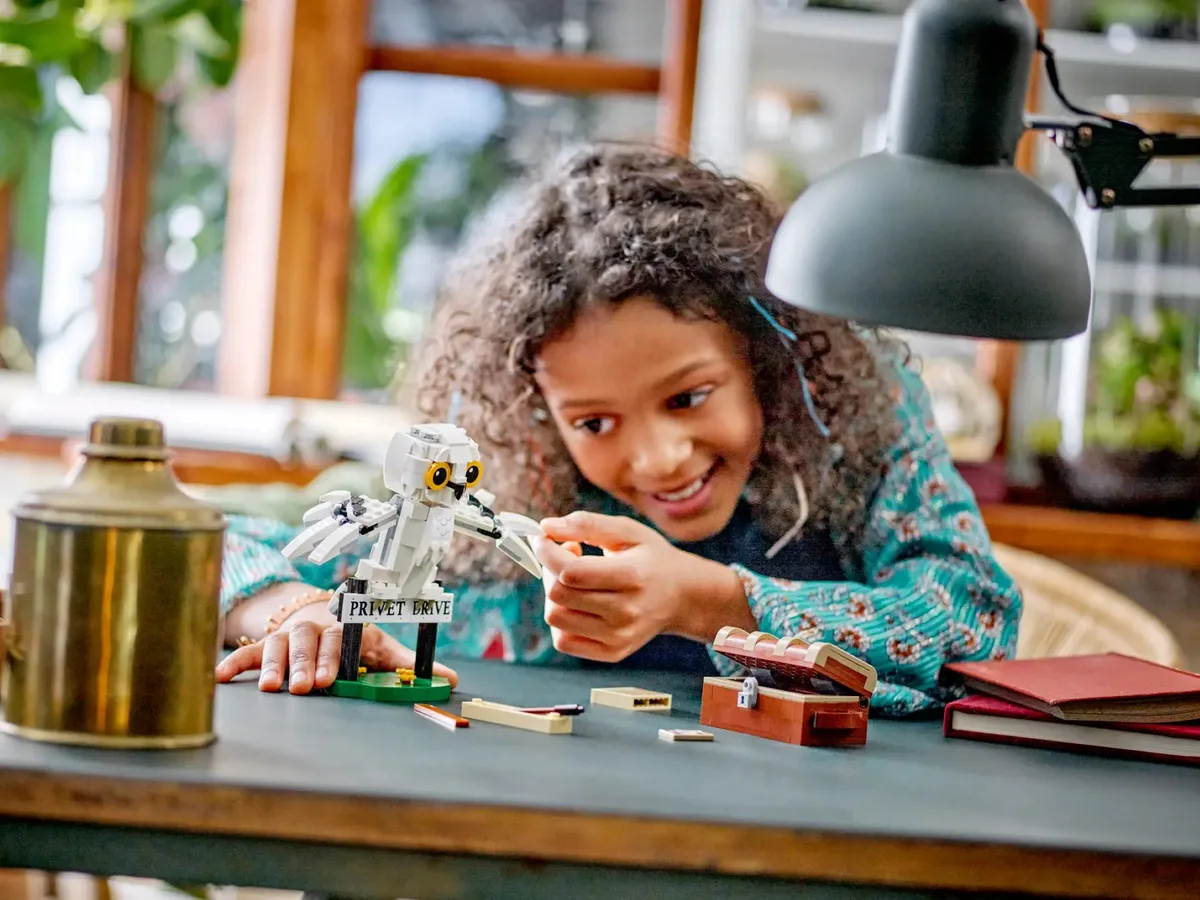 Конструктор LEGO Harry Potter Гедвіґа 7+ для дівчат і хлопців пластиковий 24х20 см Білий