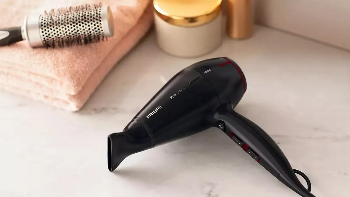 Фен Philips Expert, 2100 Вт, 3 швидкості, іонізація, холодний обдув, чорний.