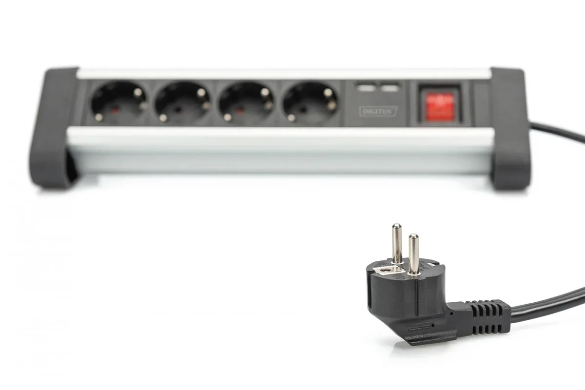 Блок розеток DIGITUS Office, 4xSchuko 16A, 2xUSB 2A, вимикач, 1.5м, вилка Schuko