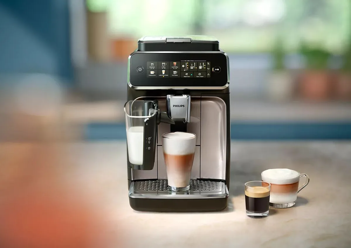 Кавоварка Philips Series 3300 1.8л, для зернової та меленого кави, автоматичний капучинатор, сенсорний дисплей, 6 авторських рецеп