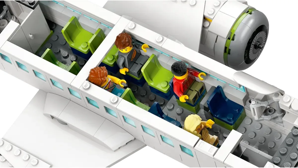 Конструктор LEGO City Пасажирський літак